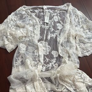 NWT - Lace shawl/coverup